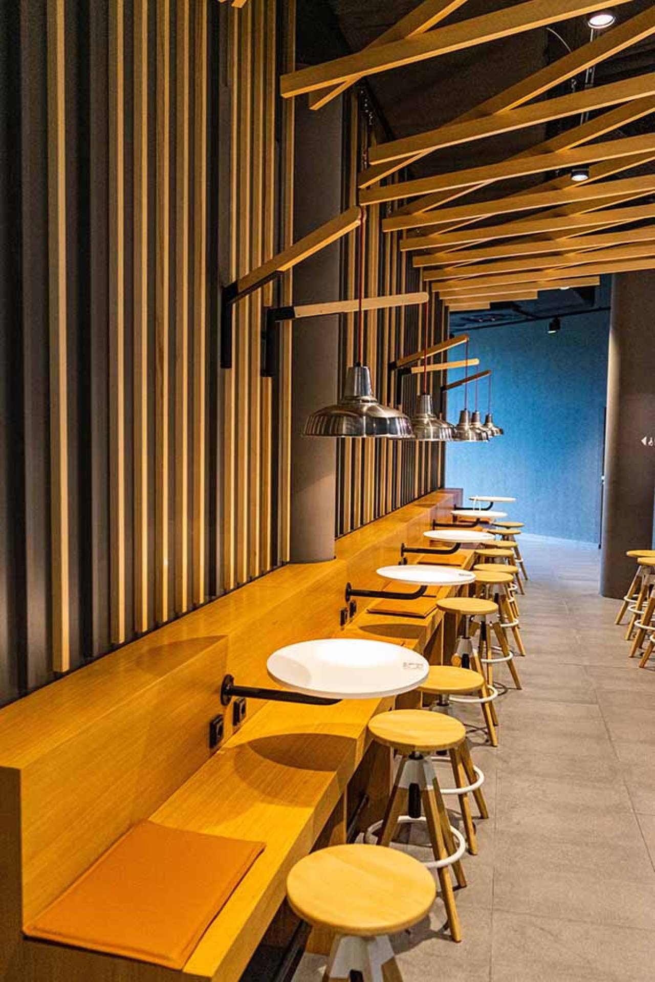 Beleuchtung Kantine – GfK Nürnberg – Referenz Nutz Elektrotechnik GmbH & Co. KG